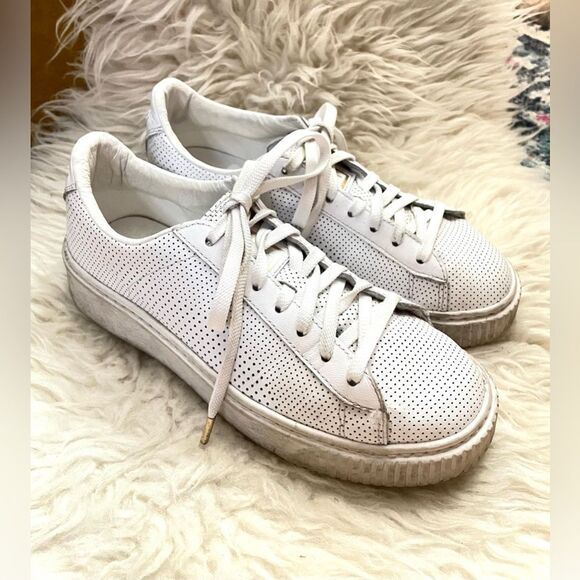 PUMA white leather sneakers perforated Size 8 - Picture 1 of 7